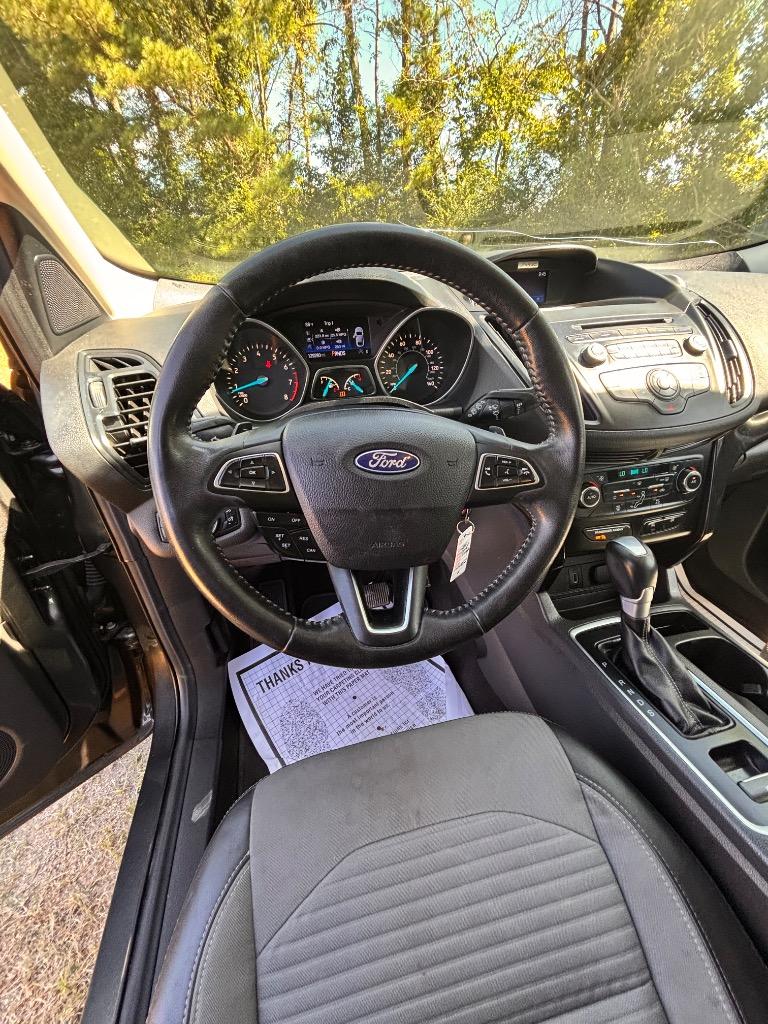 2017 Ford Escape - $8,555