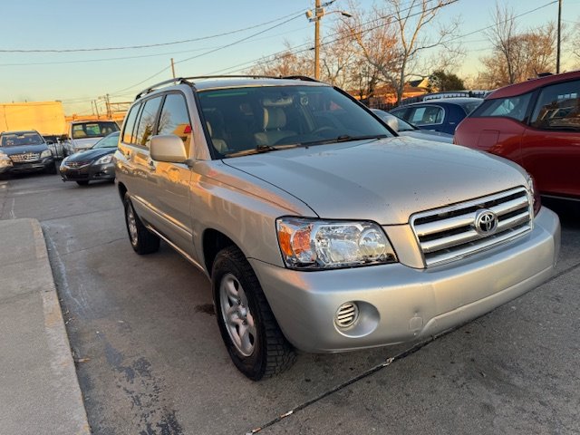 2004 Toyota Highlander photo