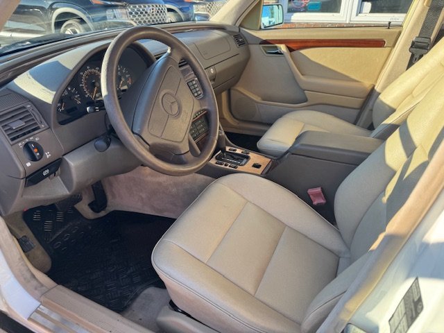 1995 Mercedes-Benz C-Class C220 photo