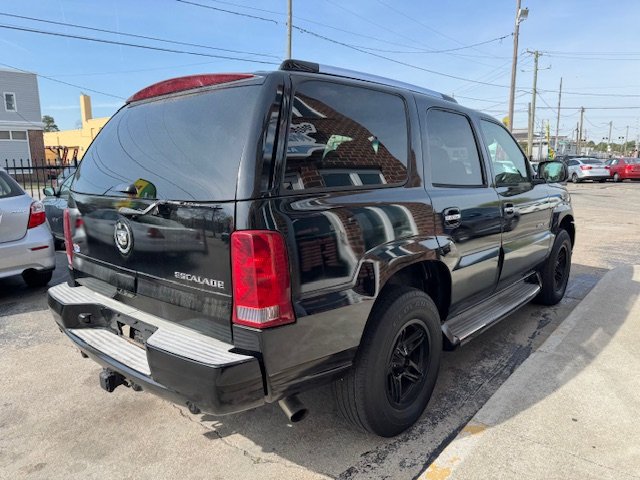 2005 Cadillac Escalade photo