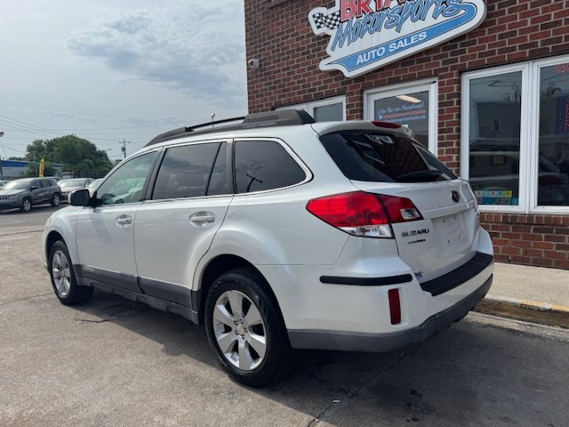 2010 Subaru Outback 2.5i Premium photo