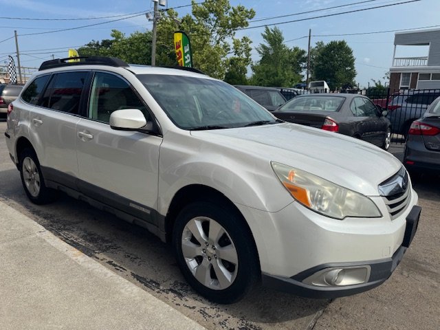 2010 Subaru Outback 2.5i Premium photo