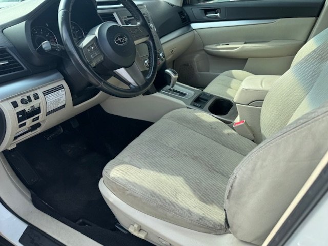 2010 Subaru Outback 2.5i Premium photo