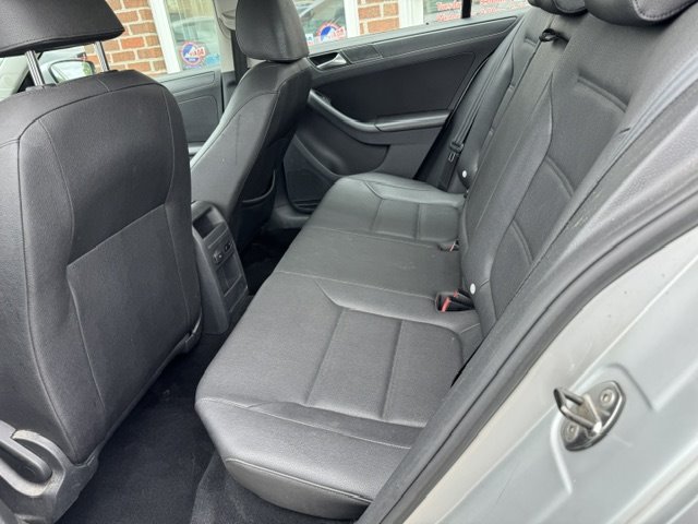 2012 Volkswagen Jetta - $7,395
