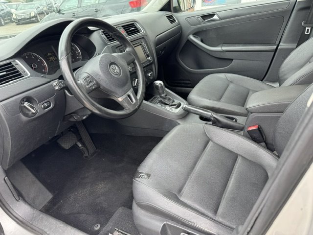 2012 Volkswagen Jetta - $7,395