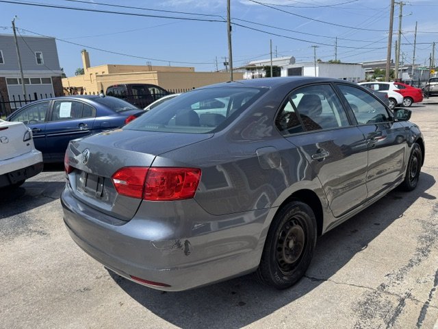 2013 Volkswagen Jetta - $7,395