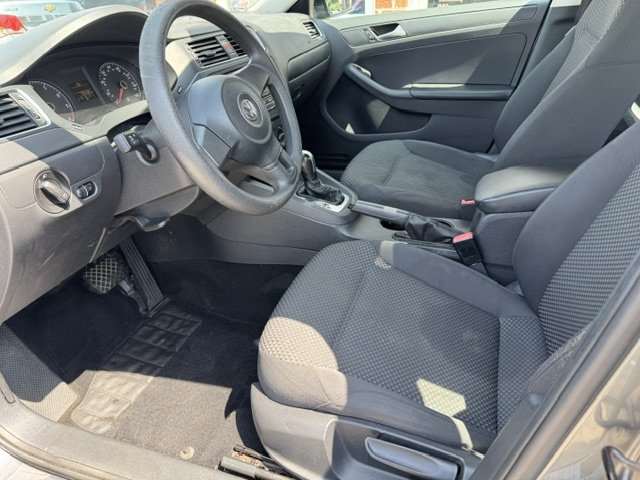 2013 Volkswagen Jetta - $7,395