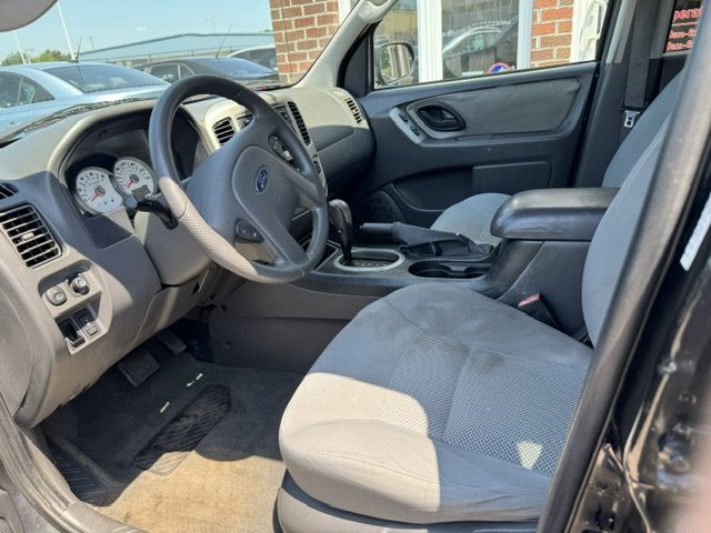 2005 Ford Escape - $1,750