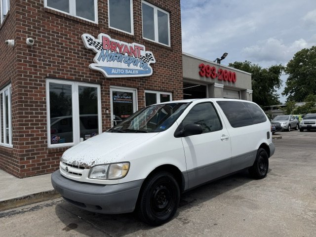 2000 Toyota Sienna - $2,295