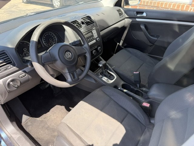 2010 Volkswagen Jetta - $7,395