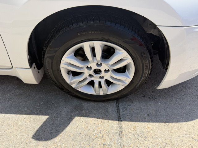 2010 Nissan Altima - $2,495