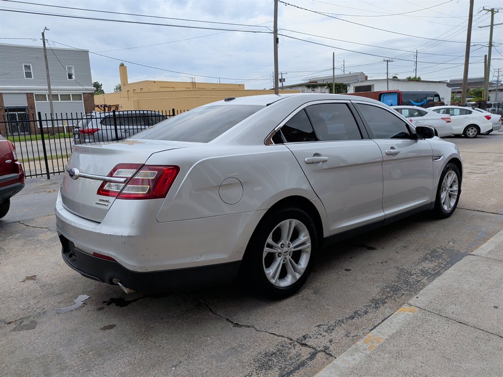 2016 Ford Taurus - $7,995