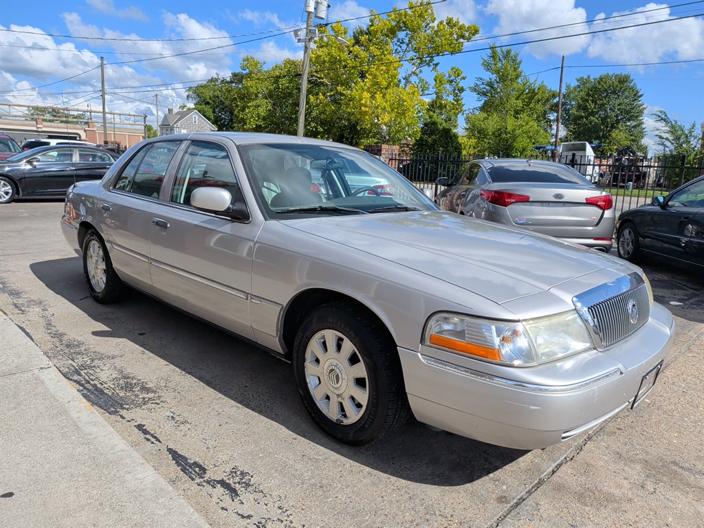 2005 Mercury Grand Marquis - $5,995