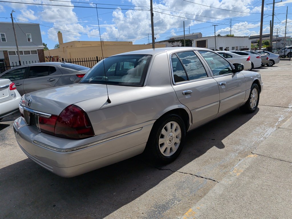 2005 Mercury Grand Marquis - $5,995