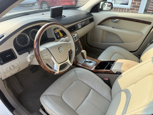 2010 Volvo S80 - $7,895