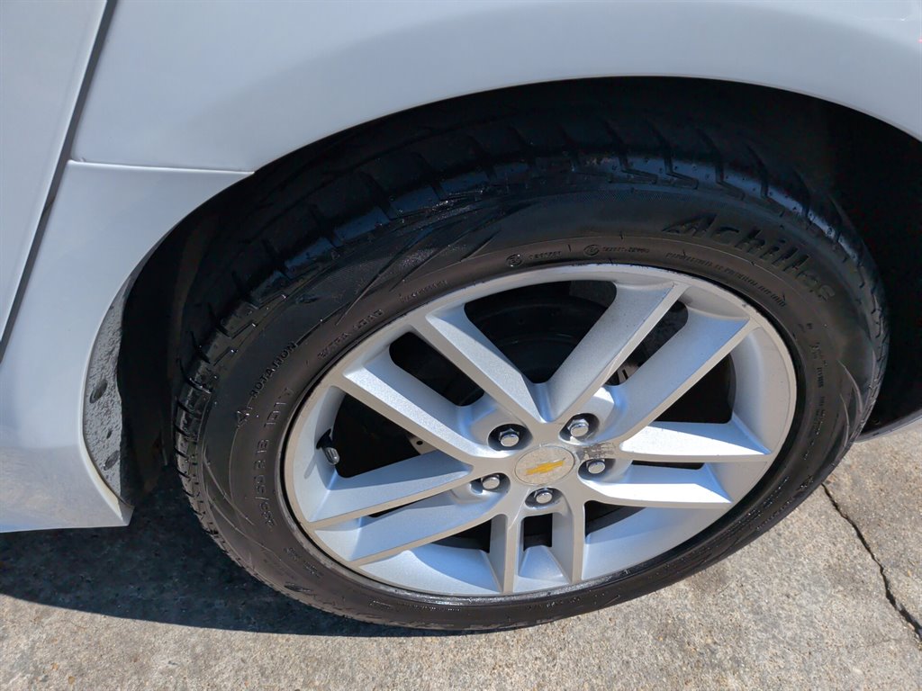 2010 Chevrolet Impala - $2,750