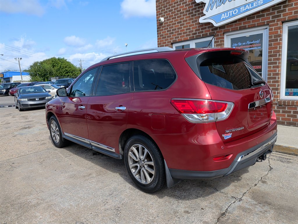 2014 Nissan Pathfinder - $8,295