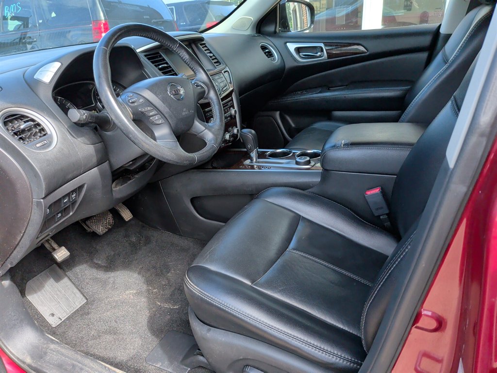 2014 Nissan Pathfinder - $8,295
