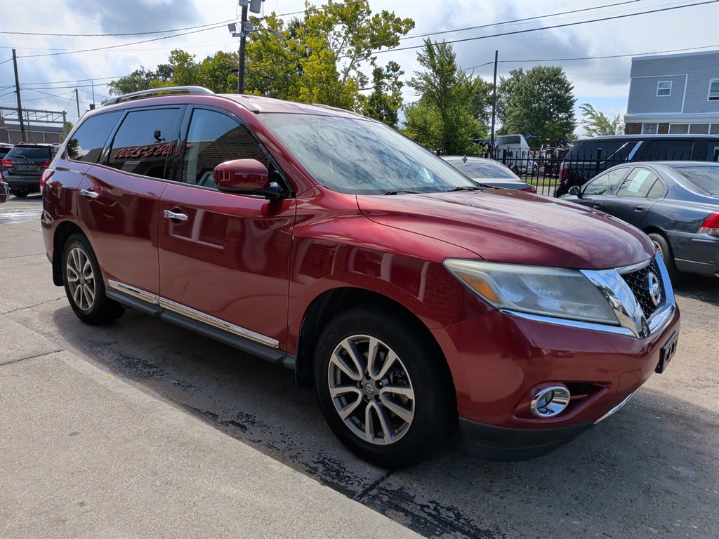 2014 Nissan Pathfinder - $8,295
