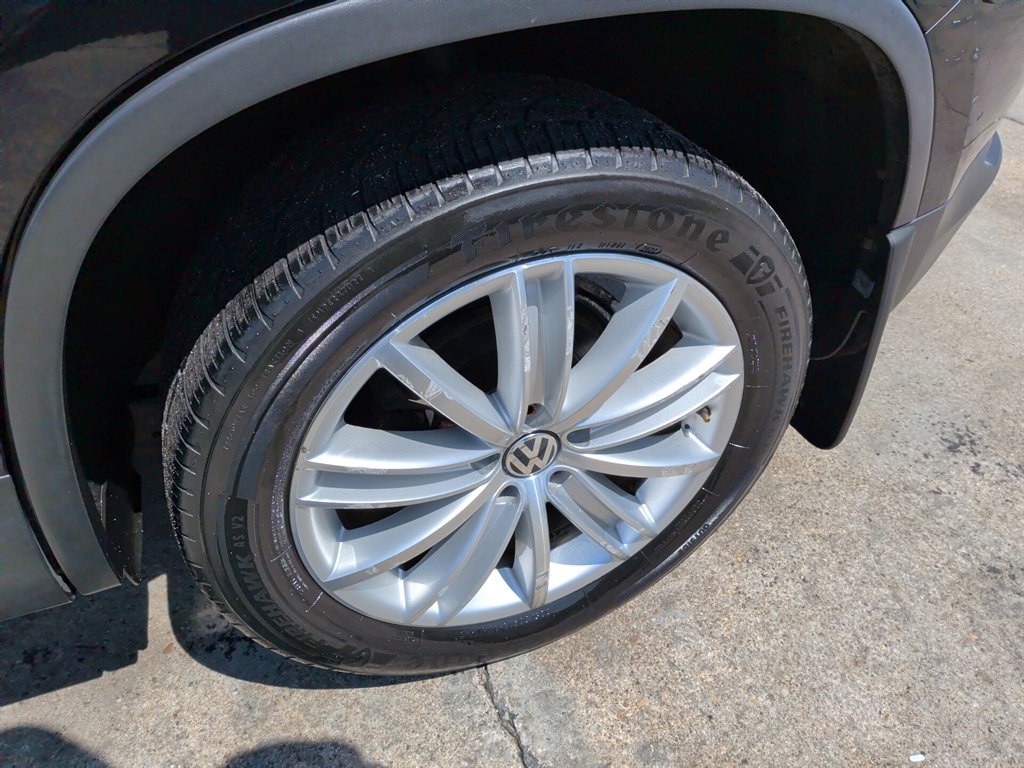 2015 Volkswagen Tiguan - $6,995