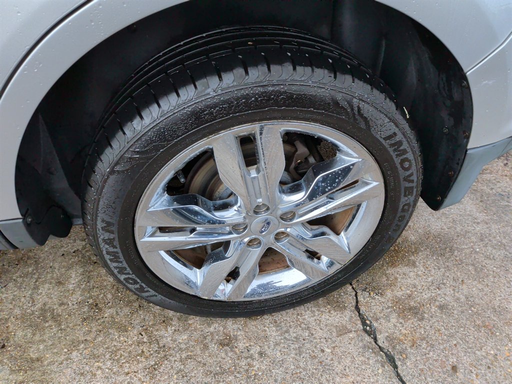2011 Ford Edge - $7,995