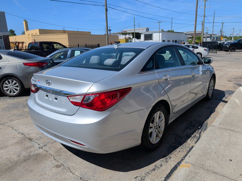 2013 Hyundai Sonata - $7,995
