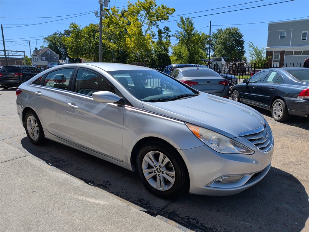 2013 Hyundai Sonata - $7,995