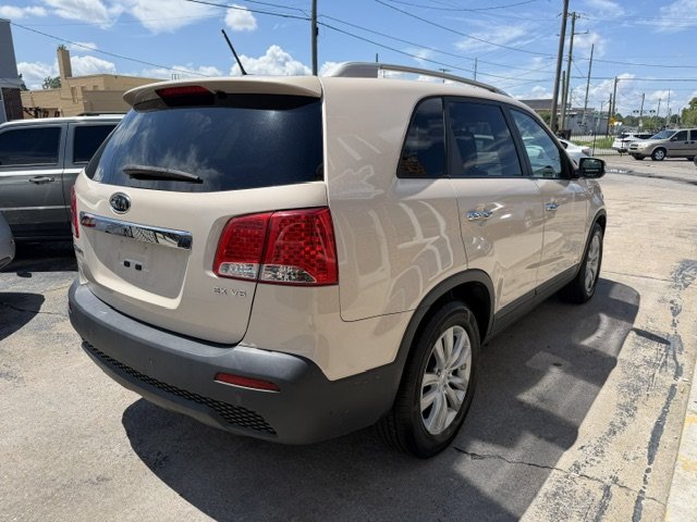 2011 Kia Sorento - $8,295