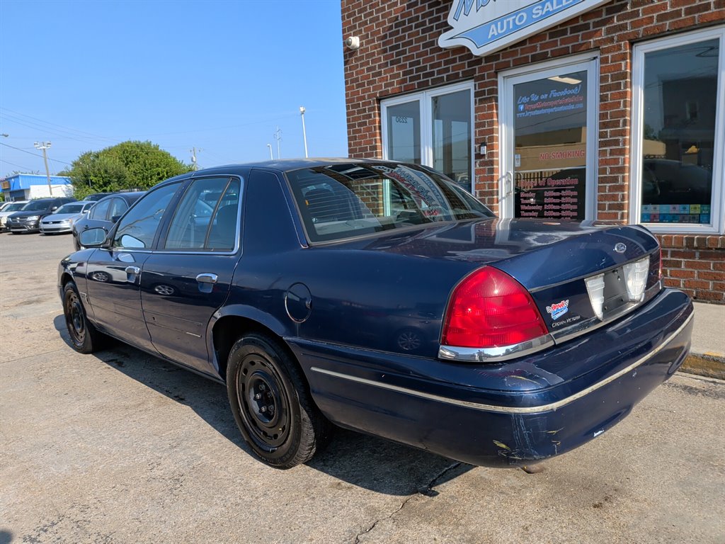 2004 Ford Crown Victoria - $7,195