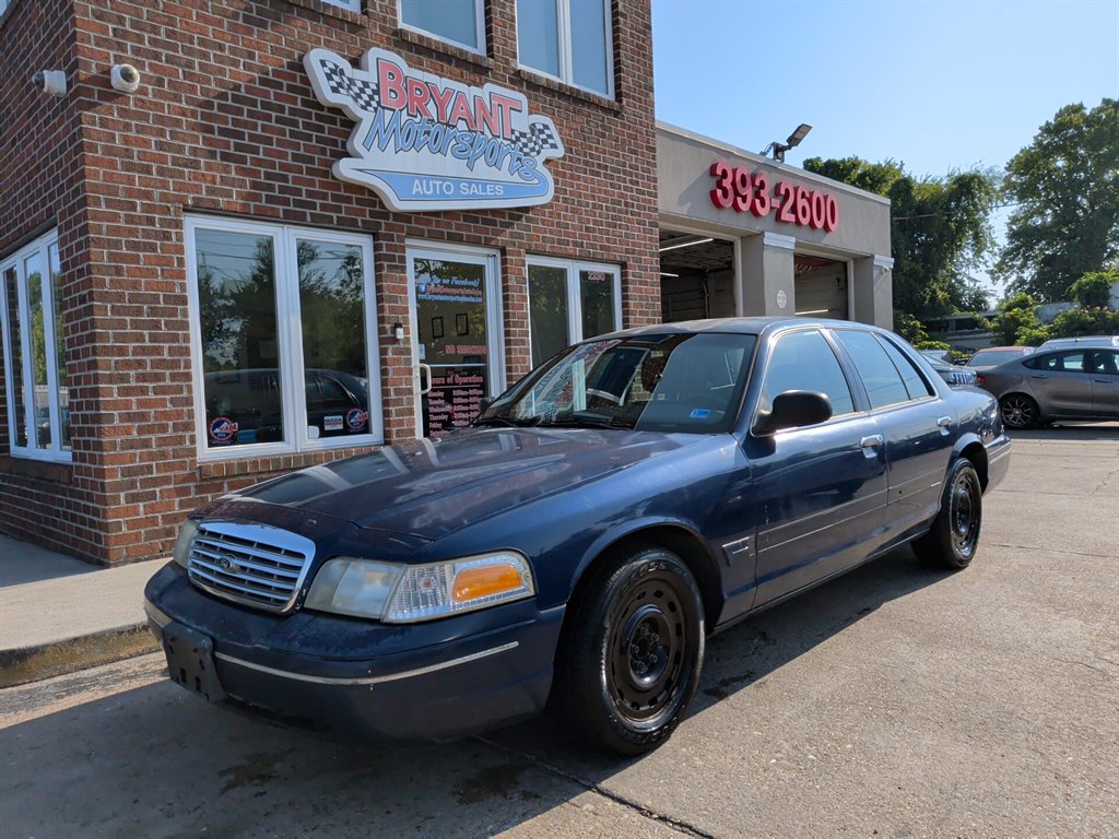 2004 Ford Crown Victoria - $7,195