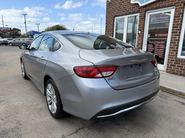 2015 Chrysler 200 - $7,495