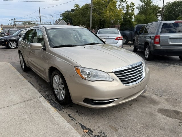 2013 Chrysler 200 - $8,295