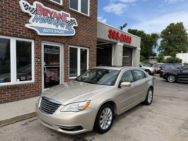 2013 Chrysler 200 - $8,295