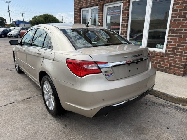 2013 Chrysler 200 - $8,295