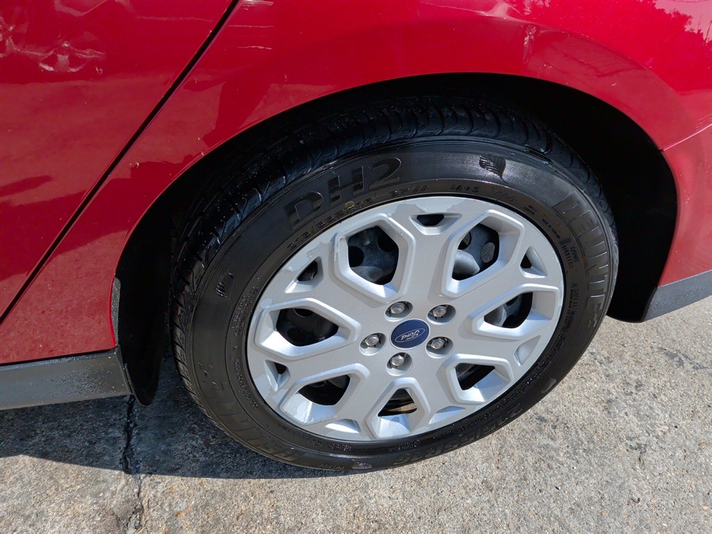 2012 Ford Focus - $5,995