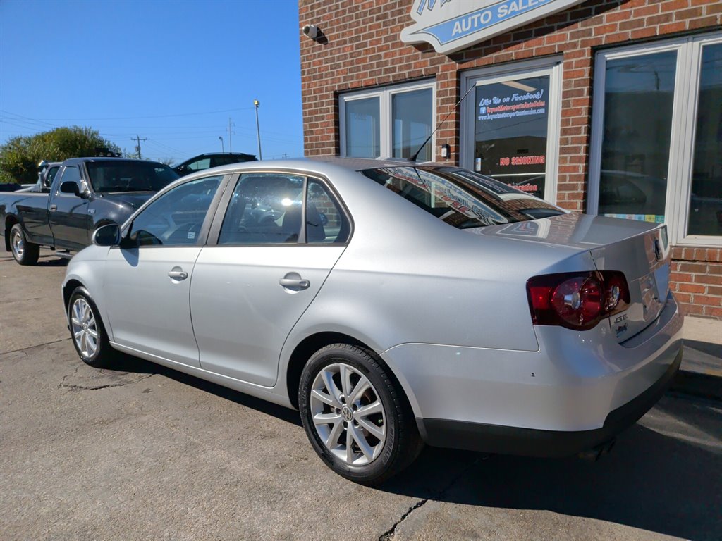 2009 Volkswagen Jetta - $5,995
