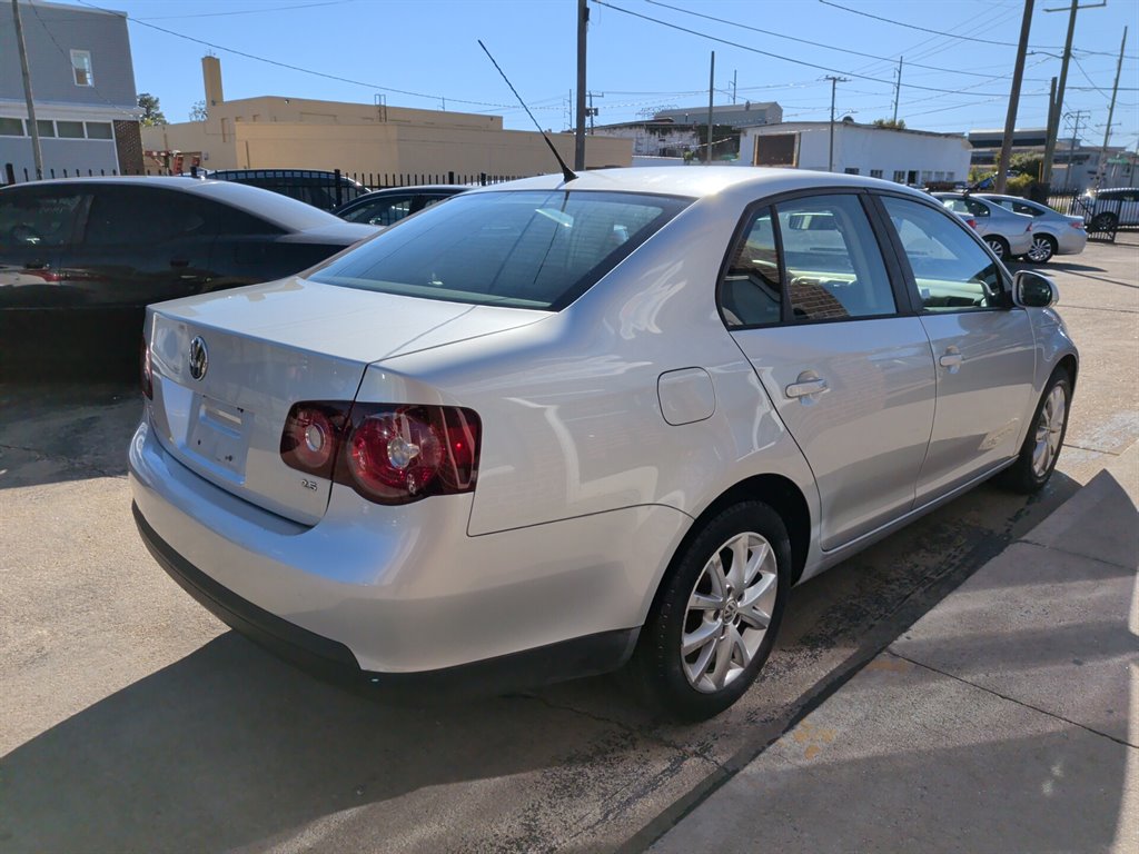 2009 Volkswagen Jetta - $5,995