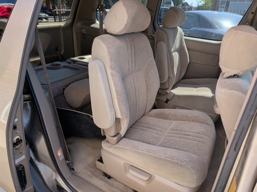 2000 Toyota Sienna - $1,950