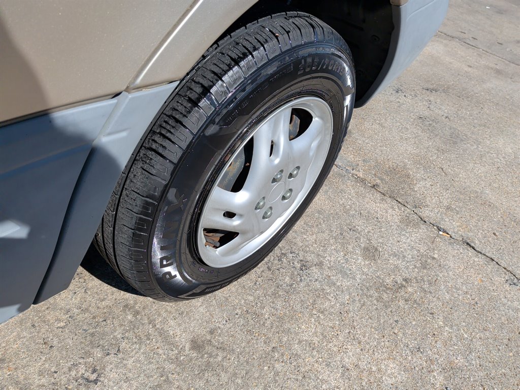 2000 Toyota Sienna - $1,950
