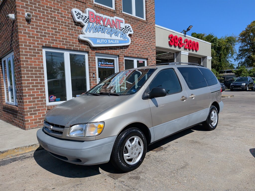 2000 Toyota Sienna - $1,950
