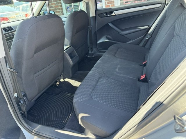 2012 Volkswagen Passat - $7,295