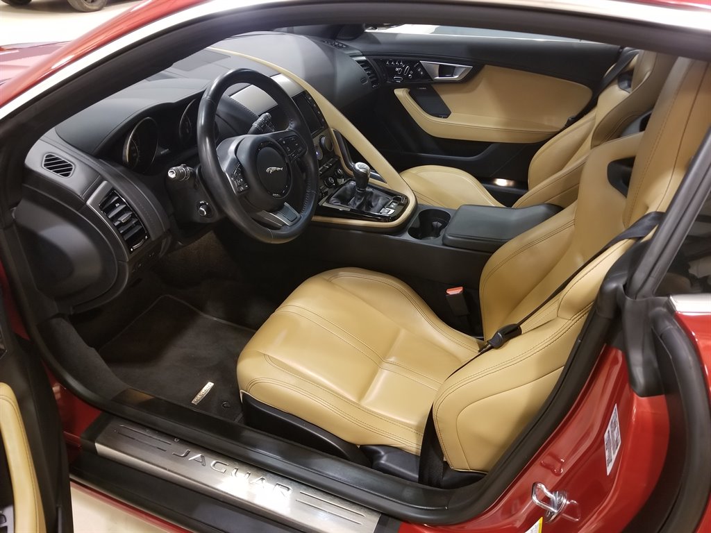 2016 Jaguar F-Type photo