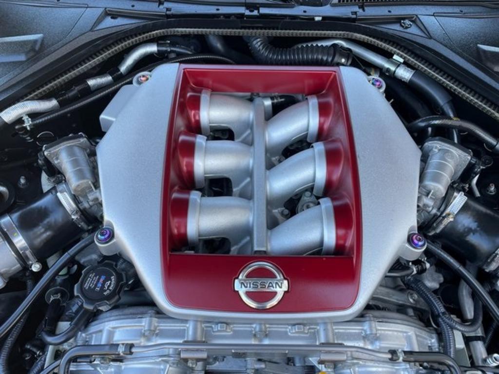 2014 Nissan GT-R Premium photo