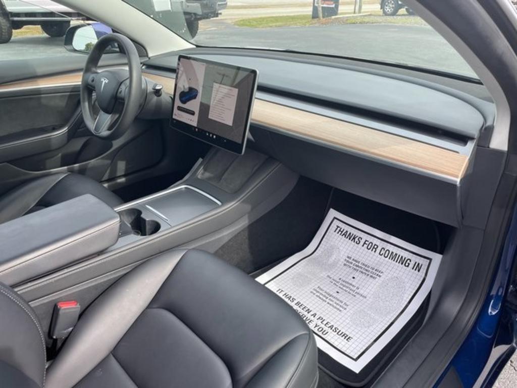 2023 Tesla Model 3 photo