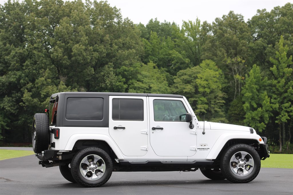 2016 Jeep Wrangler Unlimited Sahara photo