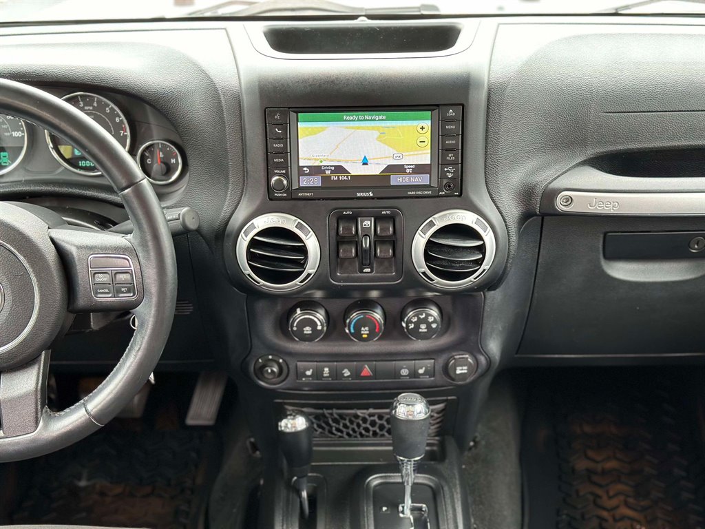 2016 Jeep Wrangler Unlimited Sahara photo