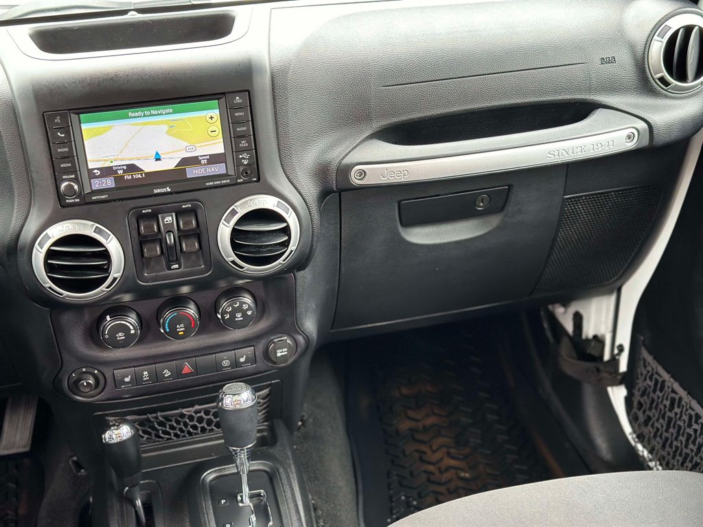2016 Jeep Wrangler Unlimited Sahara photo
