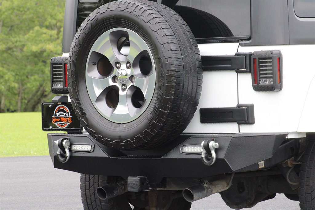 2016 Jeep Wrangler Unlimited Sahara photo