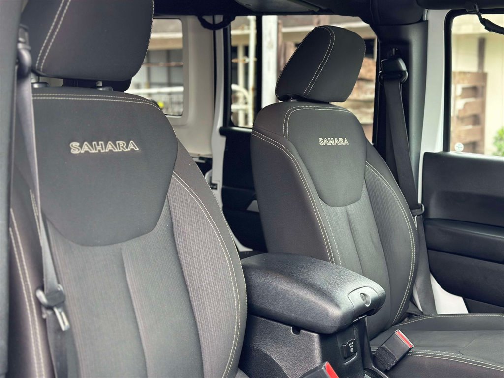 2016 Jeep Wrangler Unlimited Sahara photo