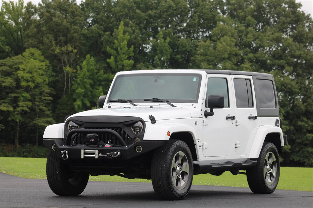 2016 Jeep Wrangler Unlimited Sahara photo